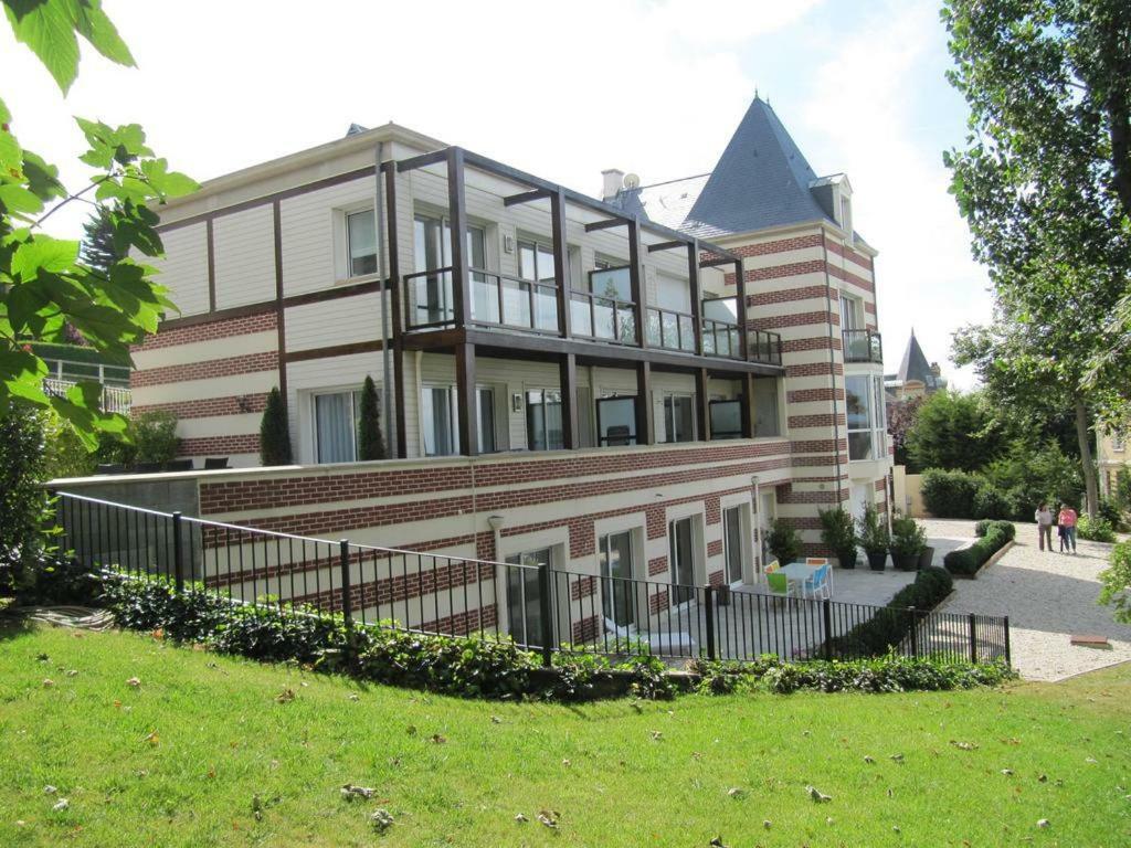 Superbe Deux Pieces Vue Mer Avec Jardin Trouville-sur-Mer Zewnętrze zdjęcie